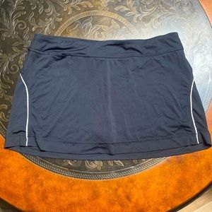 COPY - 🔥🔥HOST PICK🔥🔥 Champion Black Skort Size L